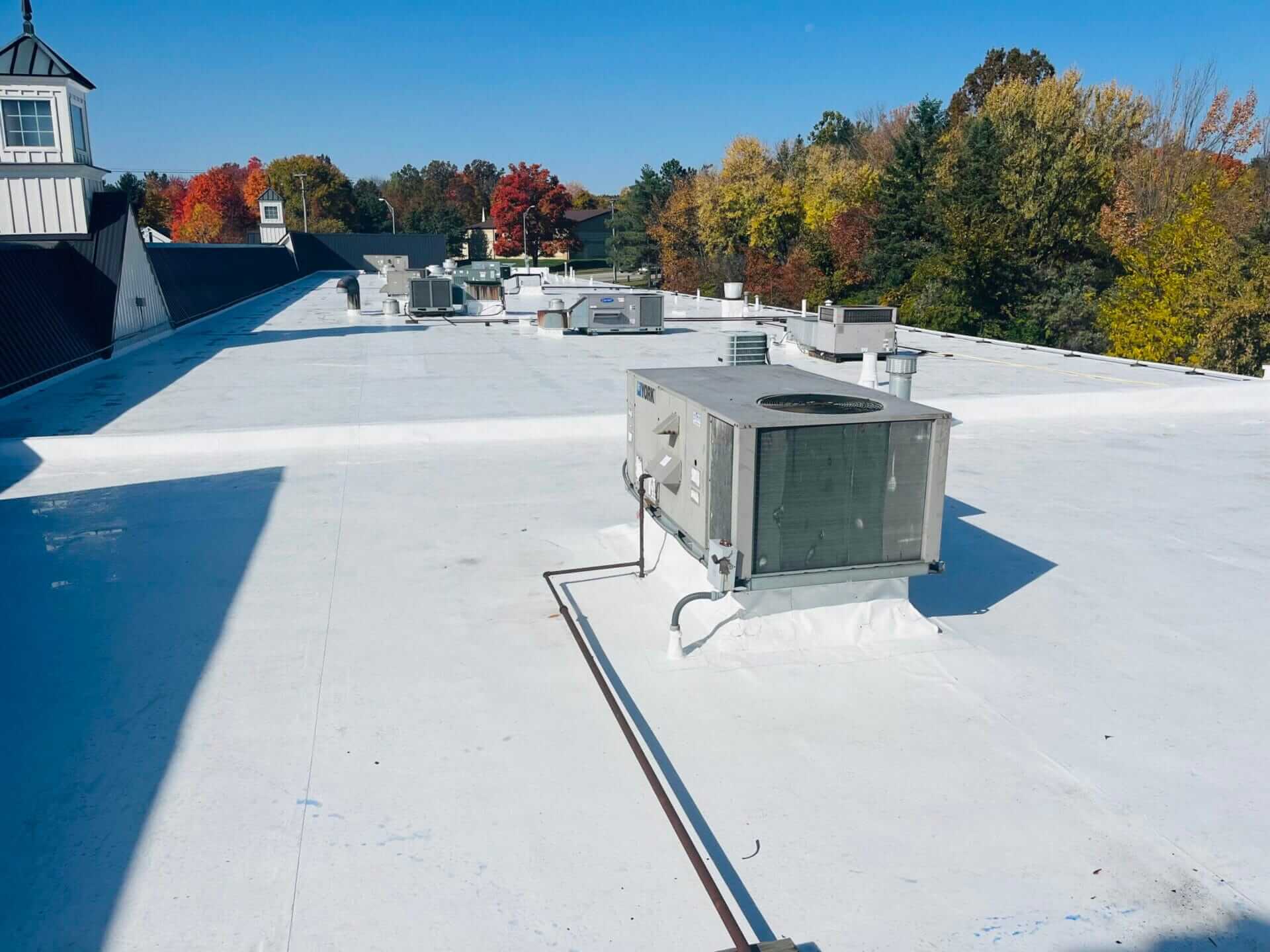 Commercial flat roof installation in Cleveland, Ohio